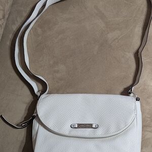 Jessica Simpson Textured White Crossbody Bag